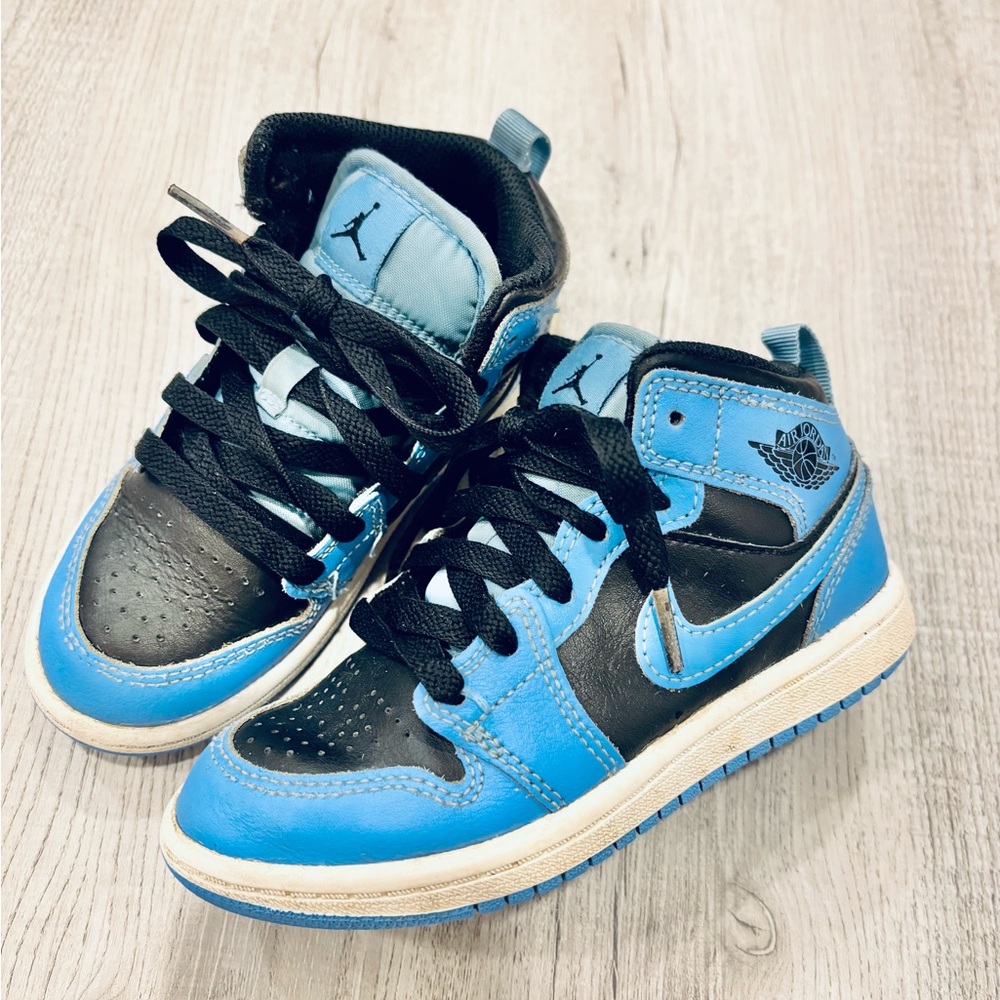 Nike Air Jordan 1 Mid University Blue Sneakers High Tops Size 11